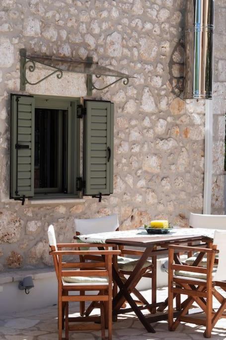 La Casa Di Bella A Tradional Stone House With Barbecue Villa Karia  Exterior photo