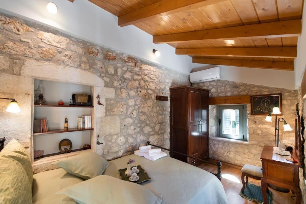 La Casa Di Bella A Tradional Stone House With Barbecue Villa Karia  Exterior photo