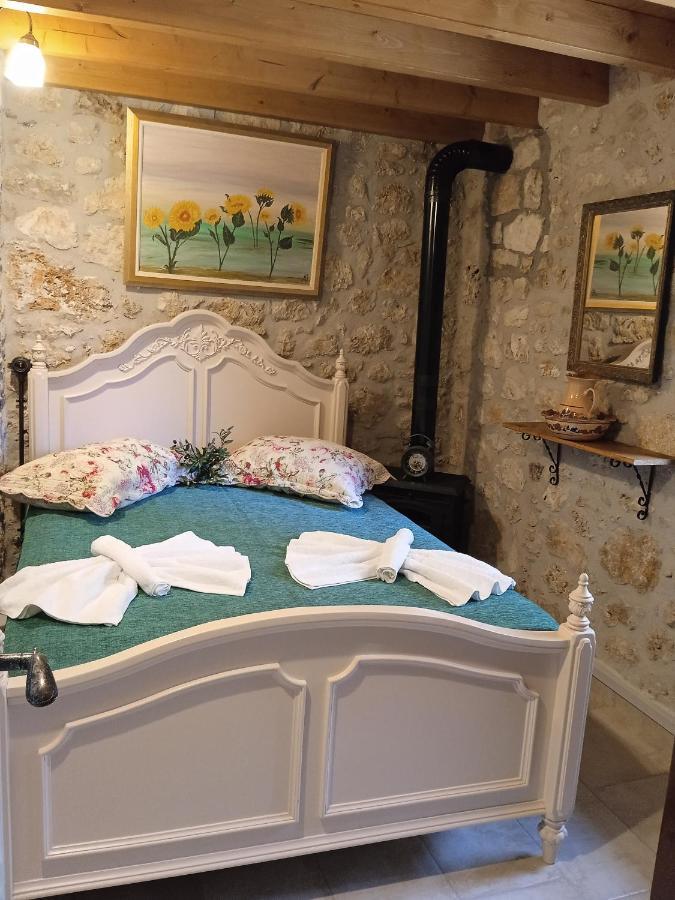 La Casa Di Bella A Tradional Stone House With Barbecue Villa Karia  Exterior photo